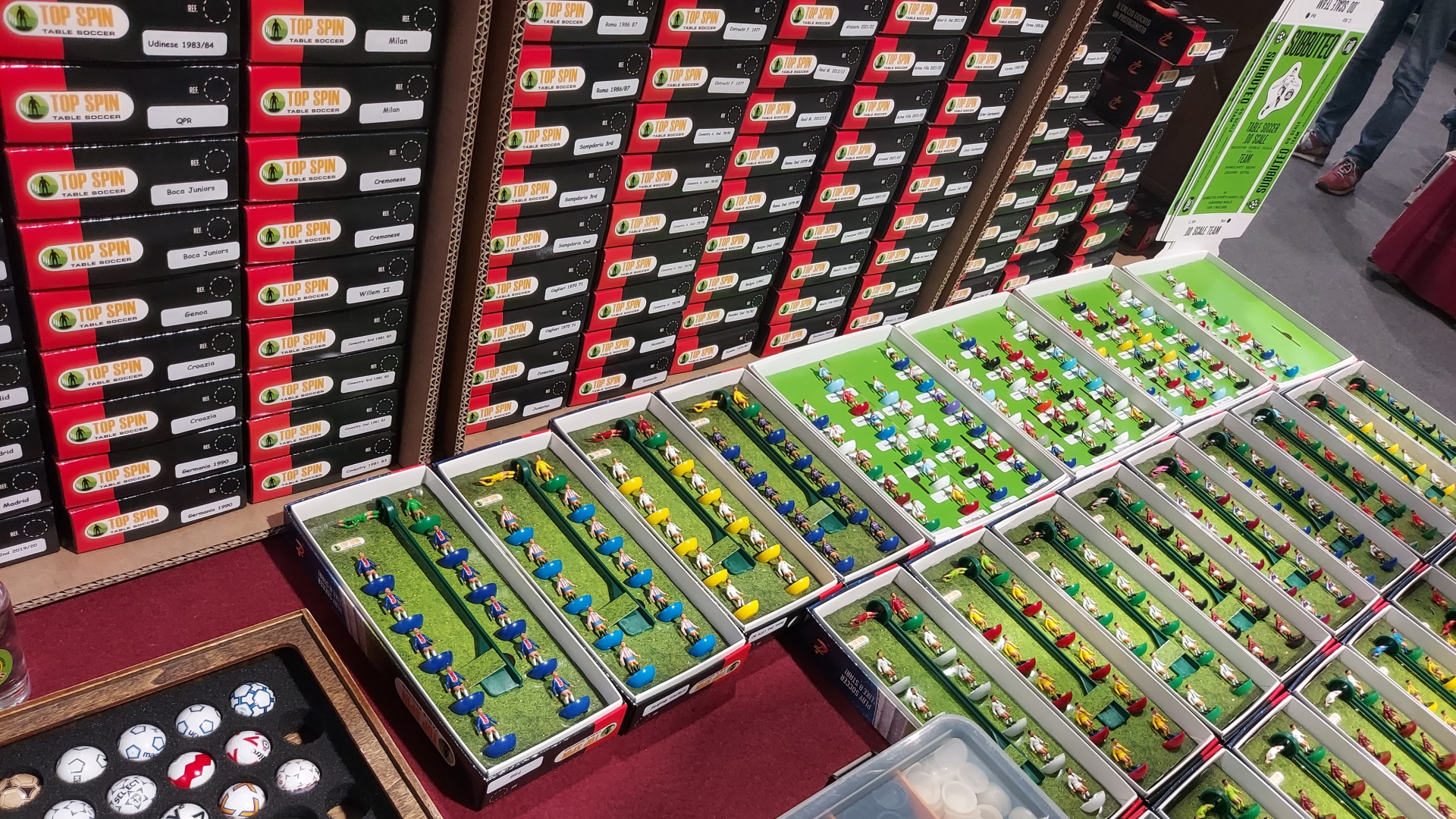 Si fanno anche i Mondiali di subbuteo...