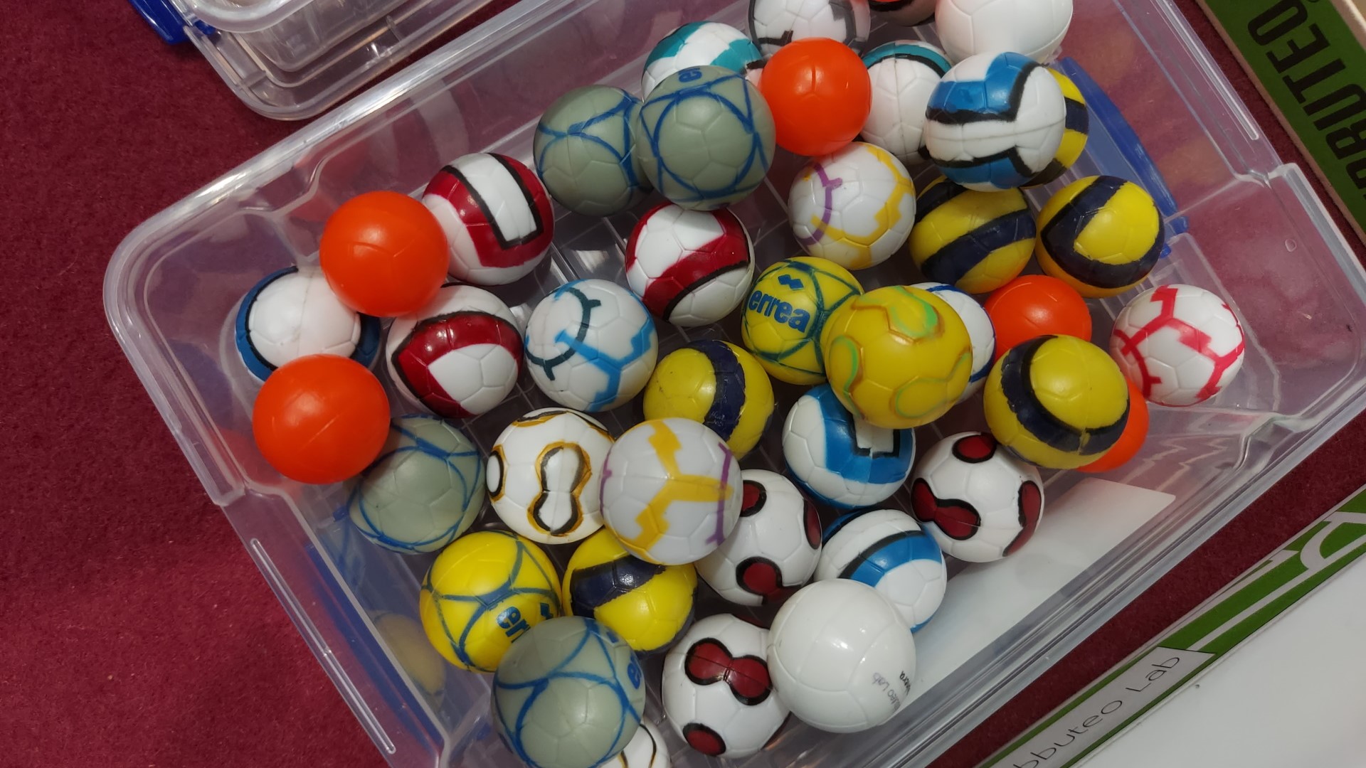 Un po' dei mini palloni per giocare al subbuteo
