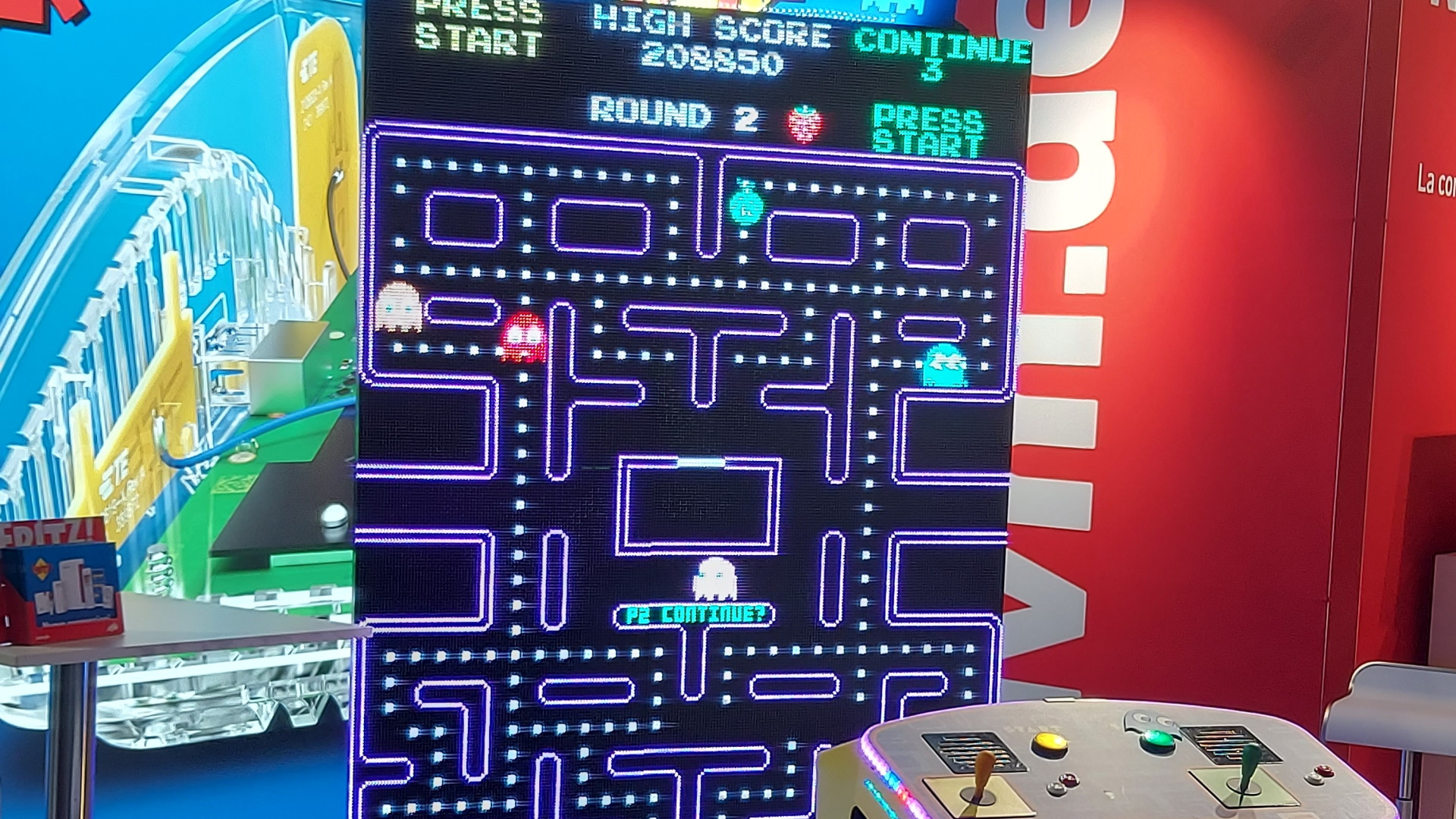 Giocare con un Pac-Man arcade, da sballo...