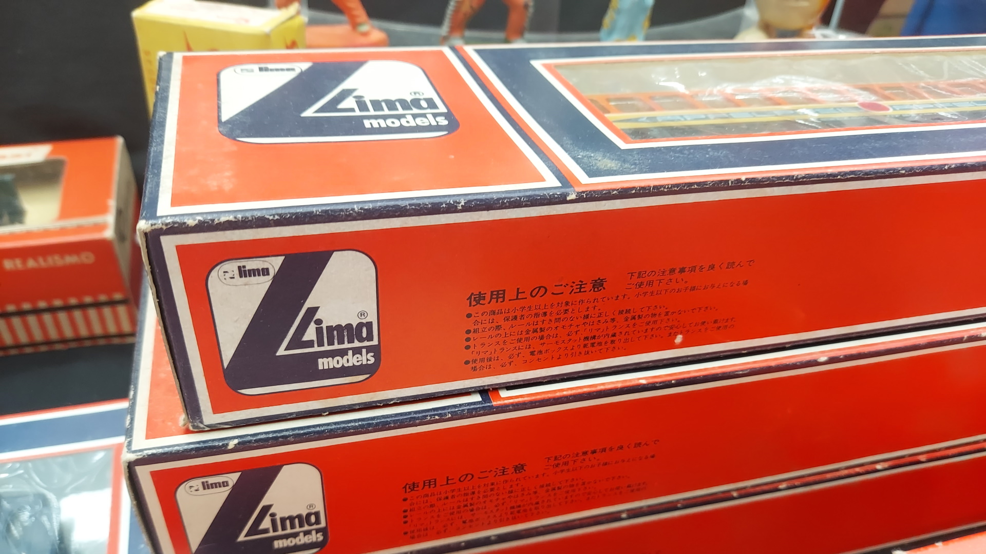 Alcuni modellini sono molto vintage. C'è chi li colleziona nella scatola originale