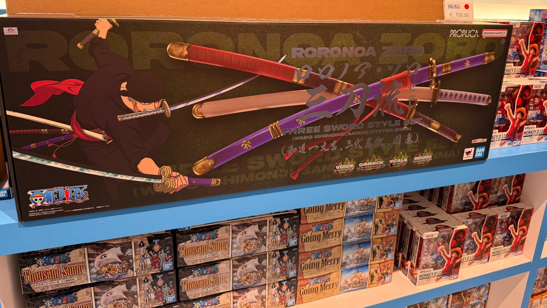 Uno splendido set con le tre katane di Roronoa Zoro...