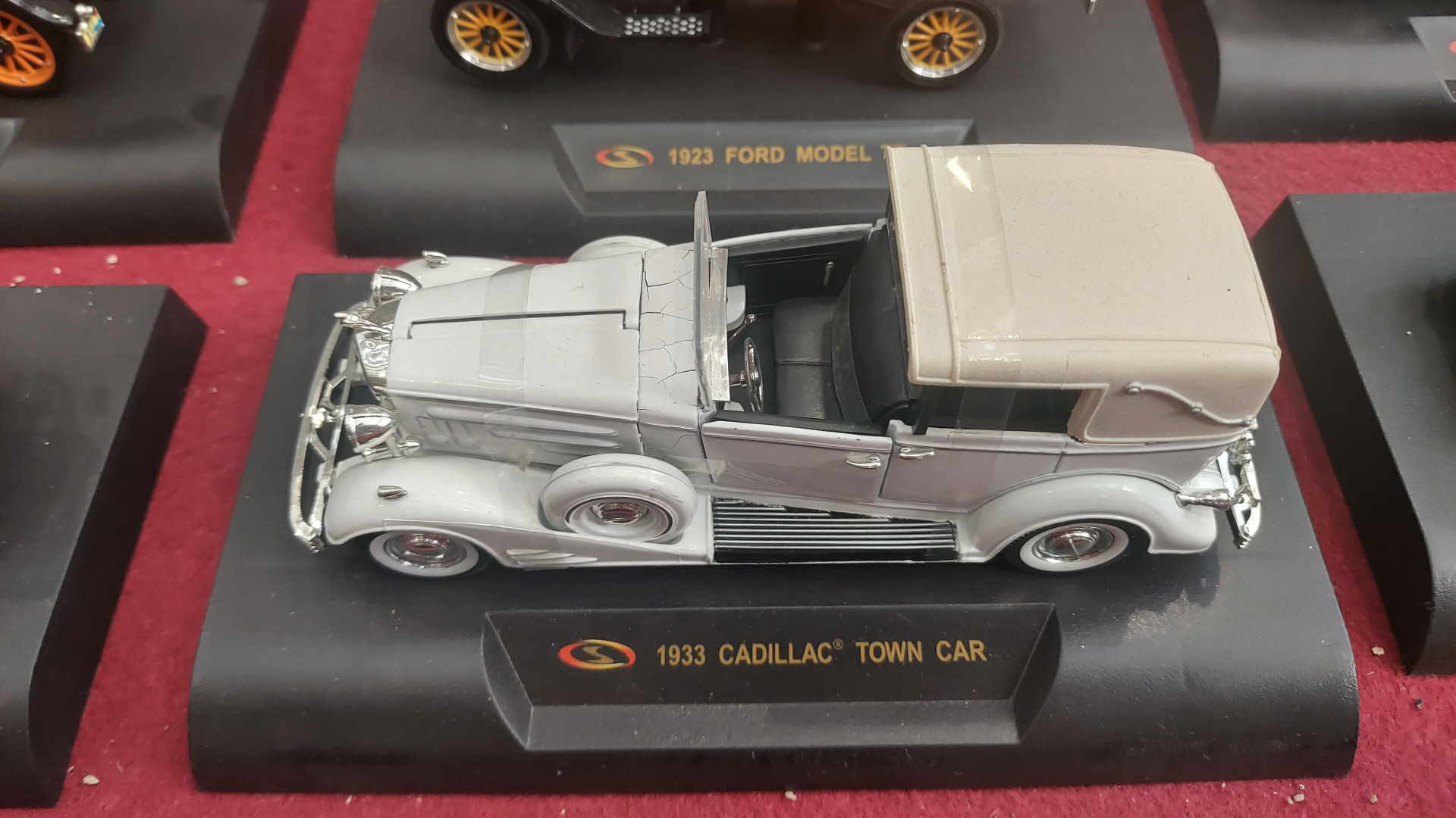 Cadillac Town Car del 1933, tanta eleganza...