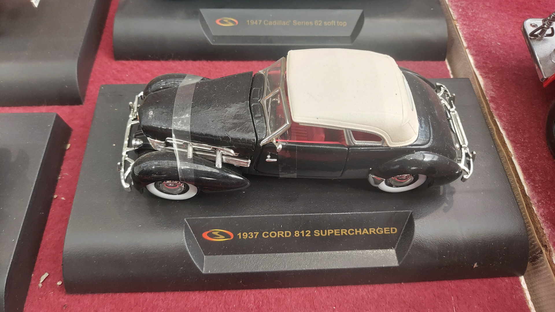 Cord 812 Supercharged, anno 1937, con i fari a scomparsa