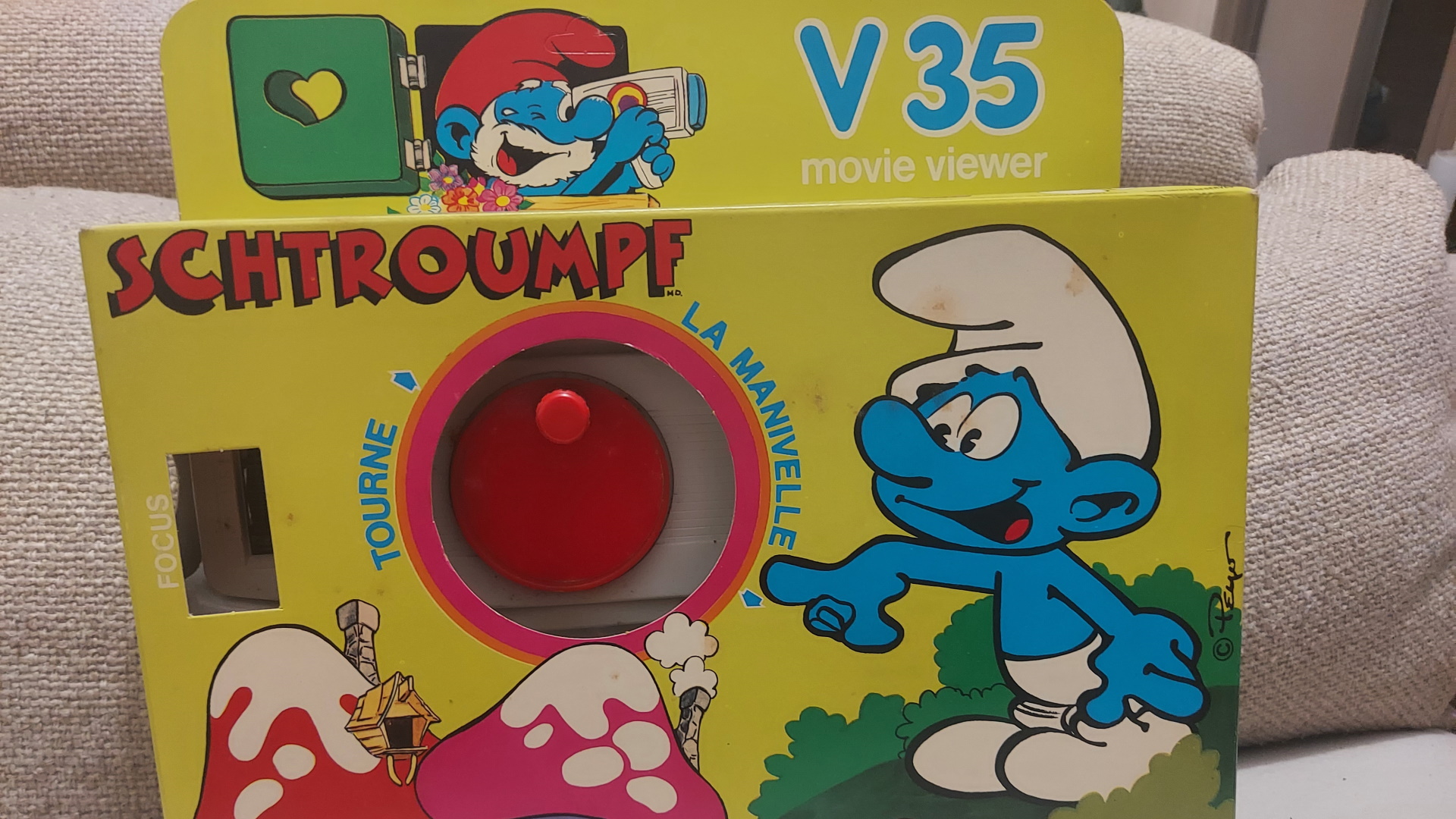 I Puffi si possono anche guardare con il Mupi-V 35... Anno 1983